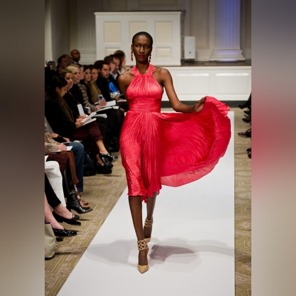 ◇$4,400 OSCAR DE LA RENTA SILK LINED RED RUNWAY DRESS US 10 - Picture 10 of 11